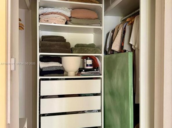 1127 Meridian Ave 81127, Miami Beach FL 33139