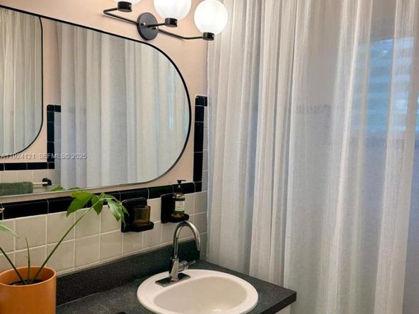 1127 Meridian Ave 81127, Miami Beach FL 33139