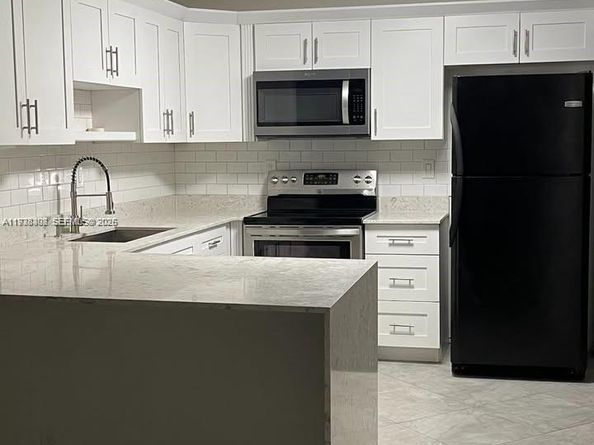 1640 NE 33rd St, Pompano Beach FL 33064