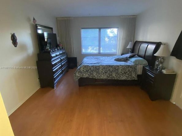 200 Diplomat Pkwy 329, Hallandale Beach FL 33009