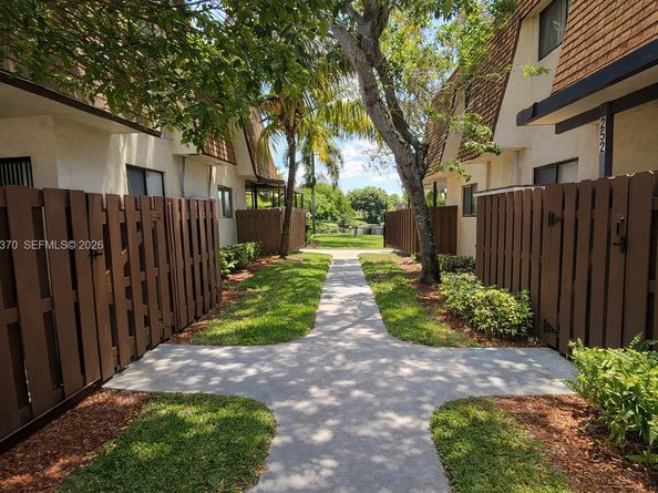 254 San Remo Blvd 254, North Lauderdale FL 33068