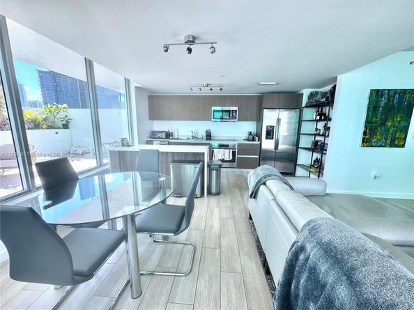 1600 SW 1 Av 910, Miami FL 33129