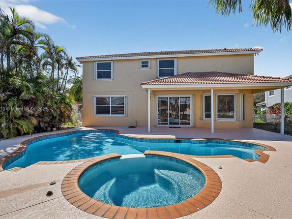 1351 NW 139th Ave, Pembroke Pines FL 33028