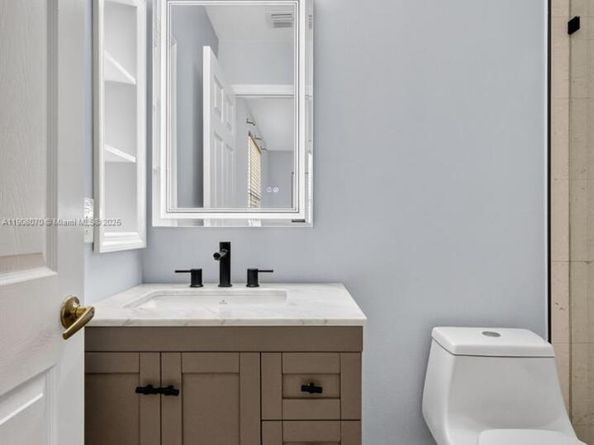 1351 NW 139th Ave, Pembroke Pines FL 33028