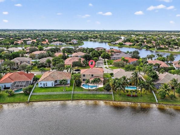 1351 NW 139th Ave, Pembroke Pines FL 33028