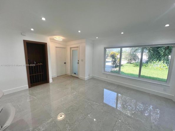 1590 SW 139th Ave, Davie FL 33325