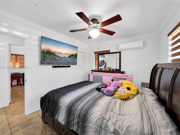 9940 SW 72nd St, Miami FL 33173