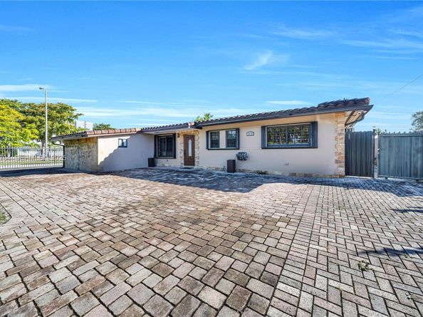 9940 SW 72nd St, Miami FL 33173