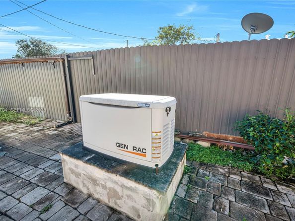 9940 SW 72nd St, Miami FL 33173