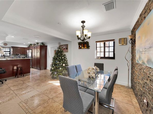 9940 SW 72nd St, Miami FL 33173