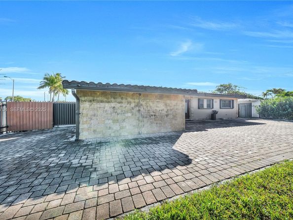 9940 SW 72nd St, Miami FL 33173