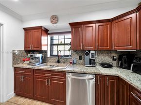 9940 SW 72nd St, Miami FL 33173