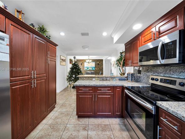 9940 SW 72nd St, Miami FL 33173