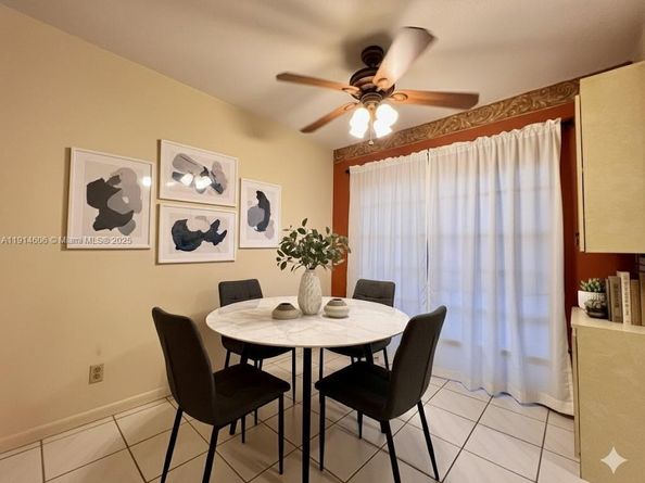 18 Golfs Edge D, West Palm Beach FL 33417