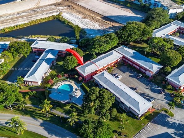 18 Golfs Edge D, West Palm Beach FL 33417