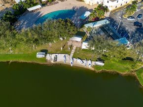 18 Golfs Edge D, West Palm Beach FL 33417