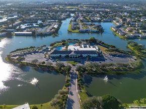 18 Golfs Edge D, West Palm Beach FL 33417