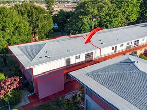 18 Golfs Edge D, West Palm Beach FL 33417