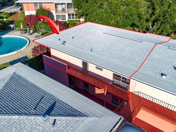 18 Golfs Edge D, West Palm Beach FL 33417