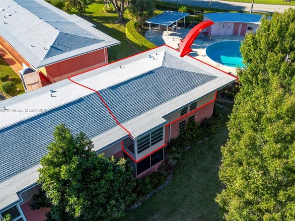 18 Golfs Edge D, West Palm Beach FL 33417