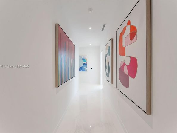 300 Biscayne Blvd Way PH6001, Miami FL 33131