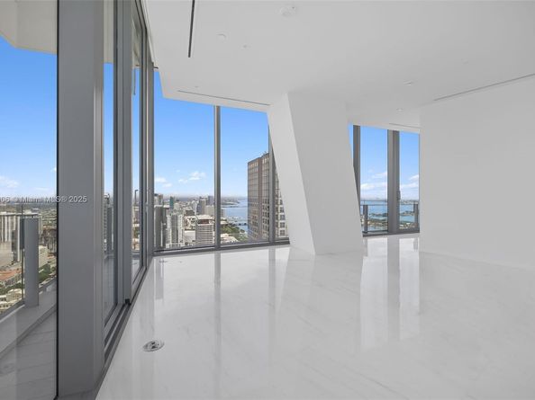 300 Biscayne Blvd Way PH6001, Miami FL 33131