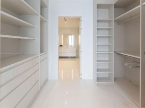 300 Biscayne Blvd Way PH6001, Miami FL 33131