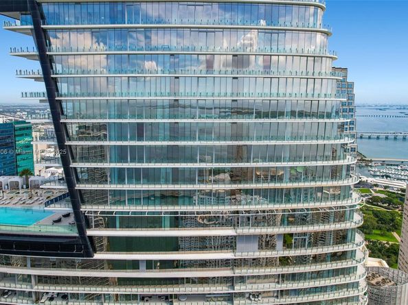 300 Biscayne Blvd Way PH6001, Miami FL 33131
