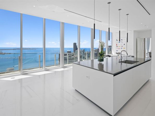 300 Biscayne Blvd Way PH6001, Miami FL 33131