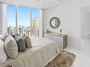 300 Biscayne Blvd Way PH6001, Miami FL 33131
