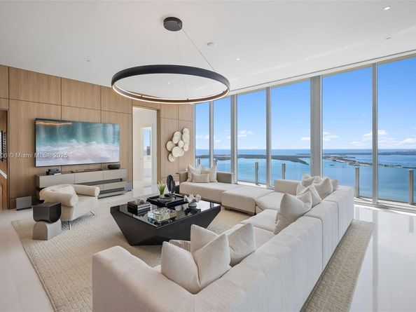 300 Biscayne Blvd Way PH6001, Miami FL 33131