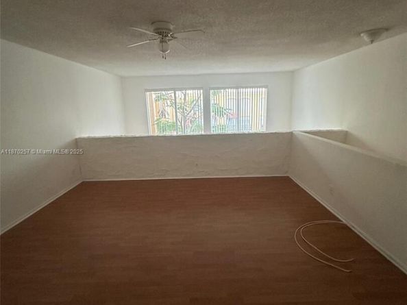 17911 NW 68th Ave N206, Hialeah FL 33015