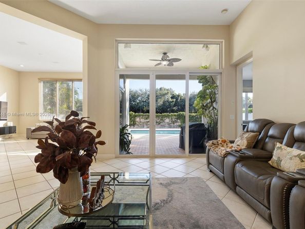 16748 SW 16th St, Pembroke Pines FL 33027