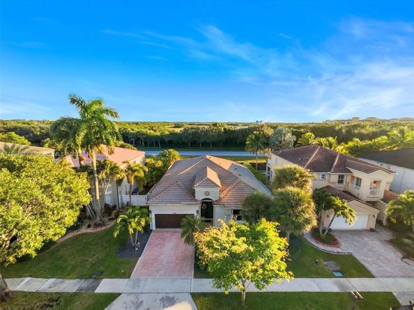 16748 SW 16th St, Pembroke Pines FL 33027