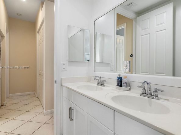 16748 SW 16th St, Pembroke Pines FL 33027