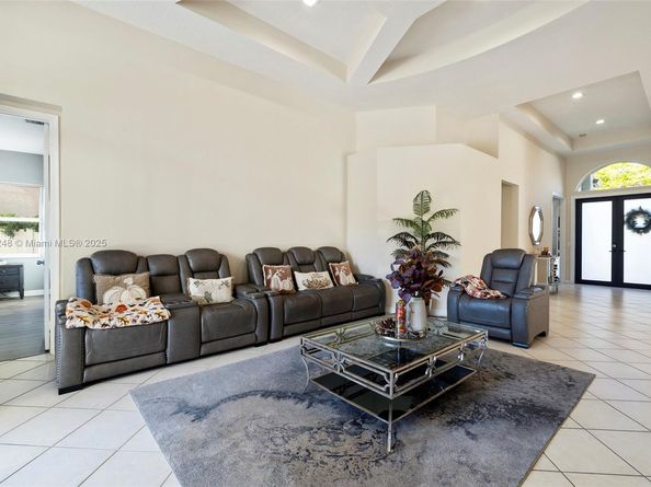 16748 SW 16th St, Pembroke Pines FL 33027