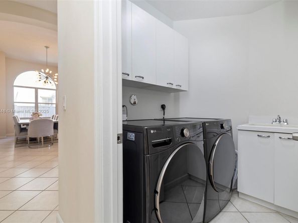 16748 SW 16th St, Pembroke Pines FL 33027