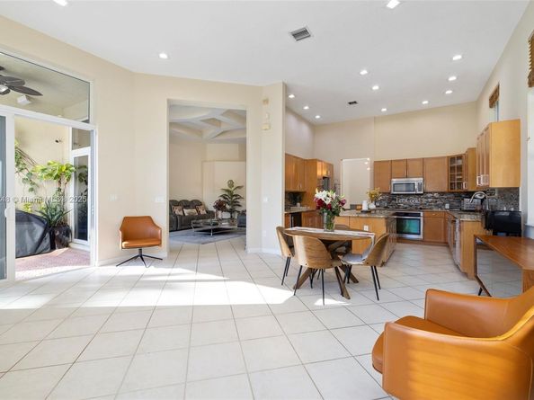 16748 SW 16th St, Pembroke Pines FL 33027