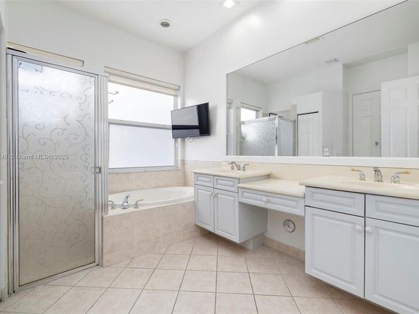 16748 SW 16th St, Pembroke Pines FL 33027