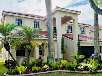 1325 Chenille Cir