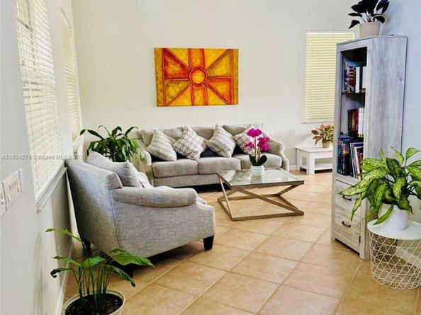 1325 Chenille Cir, Weston FL 33327