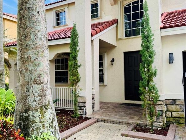 1325 Chenille Cir, Weston FL 33327