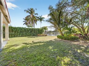 1325 Chenille Cir, Weston FL 33327