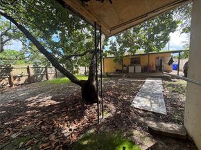 6261 SW 6th St, Miami FL 33144