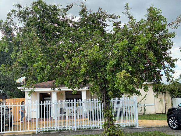 6261 SW 6th St, Miami FL 33144