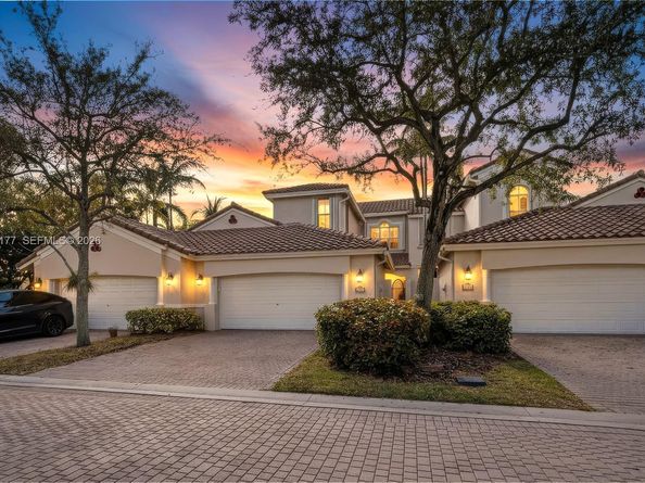 1366 W Harbor Vw W, Hollywood FL 33019