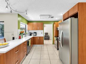 14811 Archerhall St, Davie FL 33331