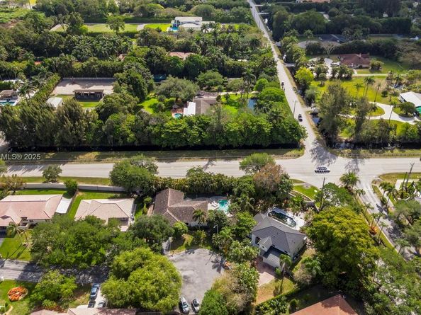14811 Archerhall St, Davie FL 33331