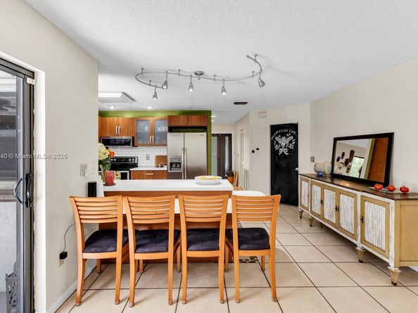14811 Archerhall St, Davie FL 33331