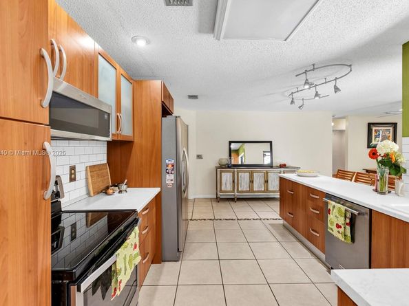 14811 Archerhall St, Davie FL 33331